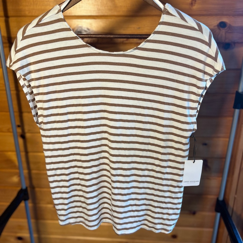 GREEN ENVELOPE LOS ANGELES-Tan/White Striped Short Sleeve Top